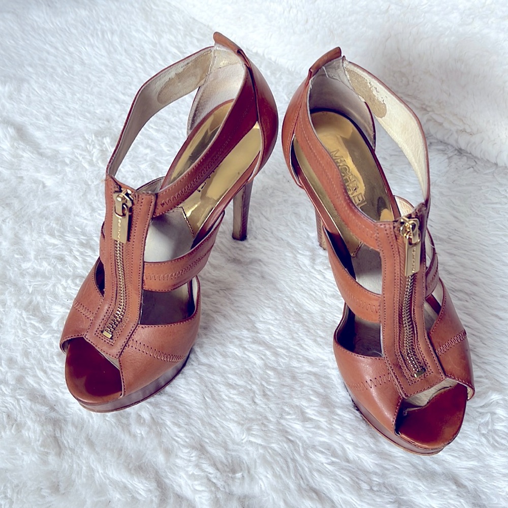 Michael Kors tan heels. Size 7